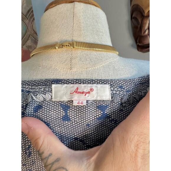 Amaya Dillon Navy 100% Silk Hand Embroidered Kaftan - Picture 9 of 10